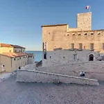 Апартаменты Exceptional Duplex For 5 Or 6 Guests With Sea And Market Views