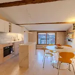 Exceptional Duplex For 5 Or 6 Guests With Sea And Market Views * Antibes