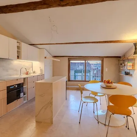 Exceptional Duplex For 5 Or 6 Guests With Sea And Market Views * Αντίμπ