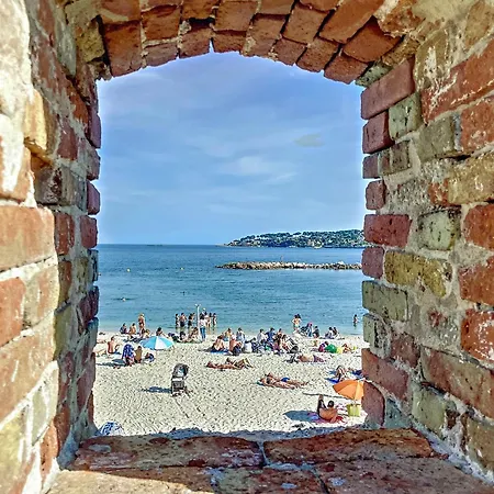 Exceptional Duplex For 5 Or 6 Guests With Sea And Market Views 昂蒂布