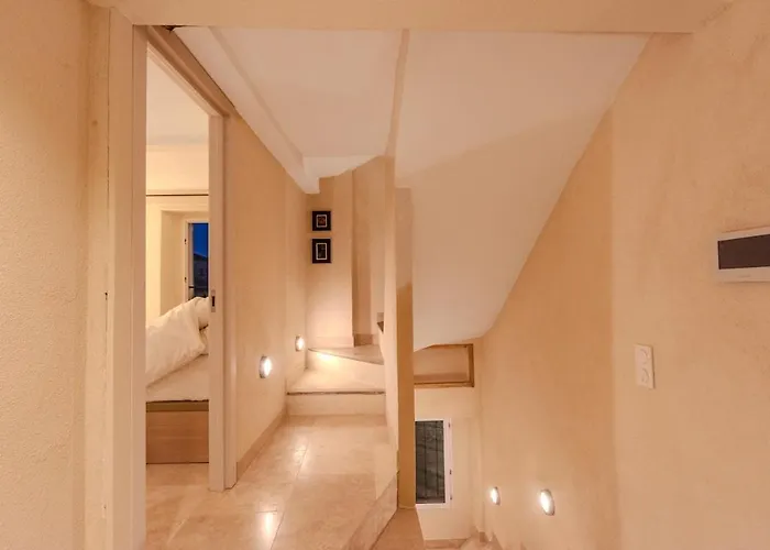 Exceptional Duplex For 5 Or 6 Guests With Sea And Market Views *