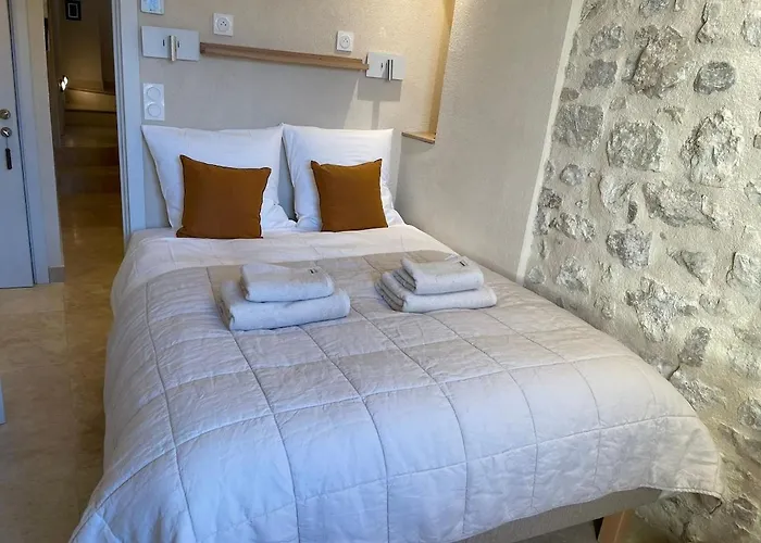 Апартаменты Exceptional Duplex For 5 Or 6 Guests With Sea And Market Views Антиб