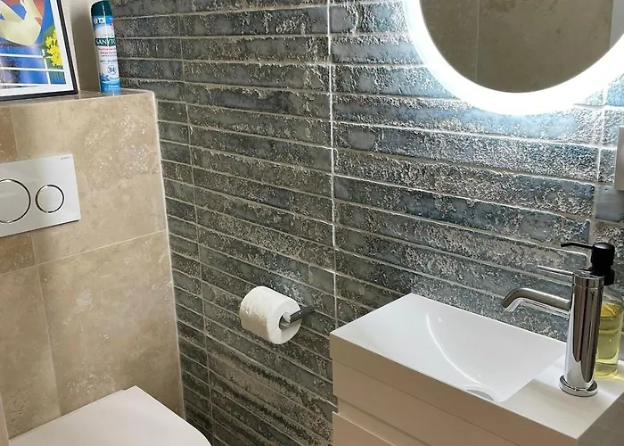 Exceptional Duplex For 5 Or 6 Guests With Sea And Market Views