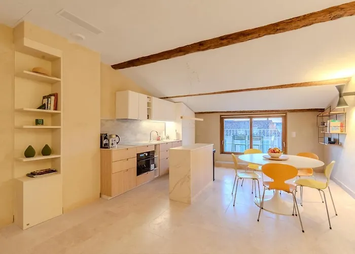 公寓 Exceptional Duplex For 5 Or 6 Guests With Sea And Market Views *