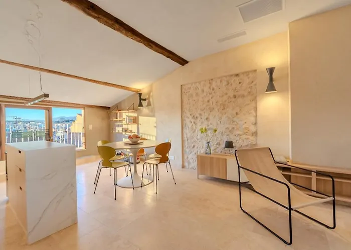 Exceptional Duplex For 5 Or 6 Guests With Sea And Market Views * Антиб