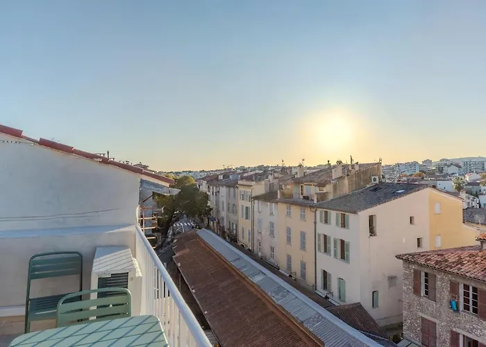 Exceptional Duplex For 5 Or 6 Guests With Sea And Market Views