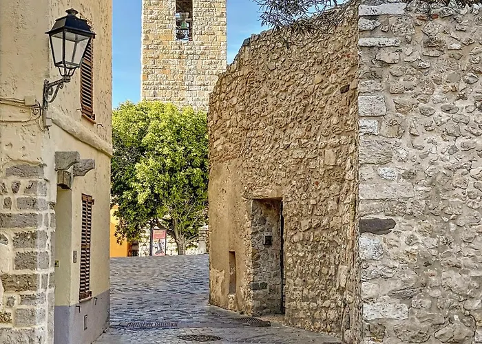 Exceptional Duplex For 5 Or 6 Guests With Sea And Market Views